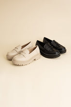 Load image into Gallery viewer, Eureka Classic Loafers
