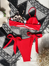 Load image into Gallery viewer, Bikini Bikini Stitching Swimsuit Gather Swimwear Women Underwire Swimsuit Color Matching

