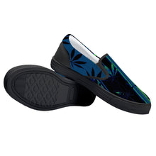 Load image into Gallery viewer, Marijuana leaf print D31 Slip-on Shoes - Black
